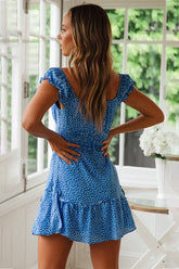 Schickes Minikleid mit Herzausschnitt
